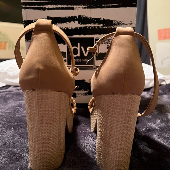 NIB DV by Dolce Vita Platform Sandal - Picture 2 of 3